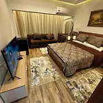 Well-Equipped 2Br Apt In Sphinx Square El Agouza - Families Only